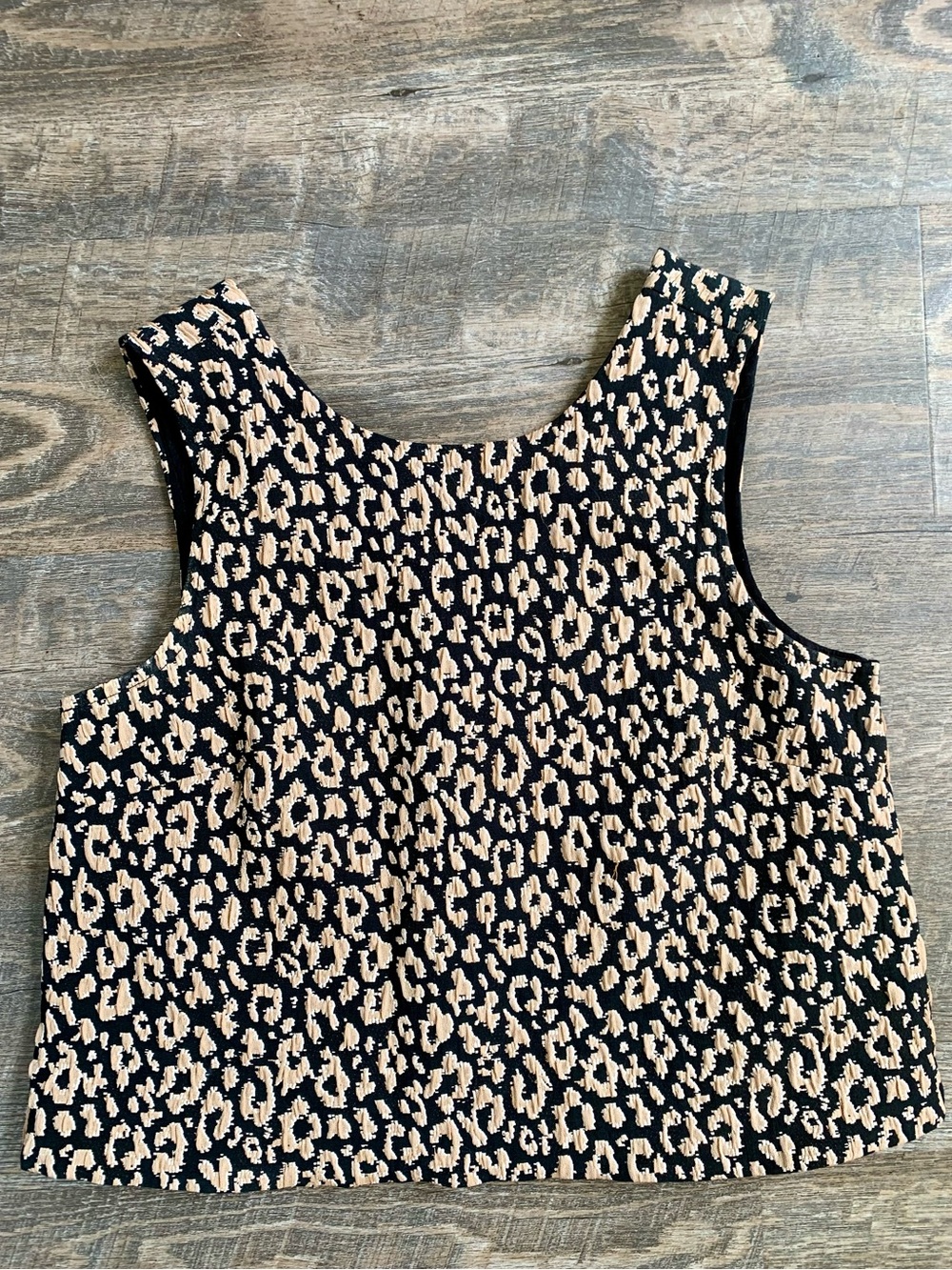 Urban Outfitters Sleeveless Leopard Print Vest-Like Top in Animal Print